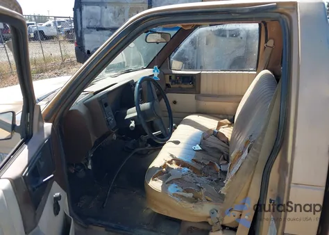 1987 Chevrolet S Truck S10 from USA, damaged, VIN 1GCBS14EXH2156271